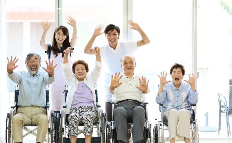 介護施設でのコミュニケーションの様子イメージ