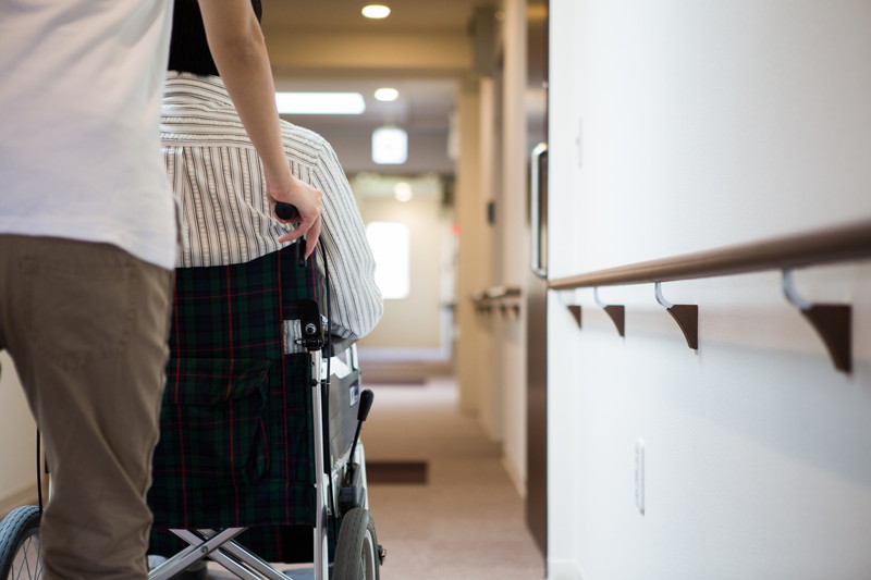 介護士の仕事風景イメージ