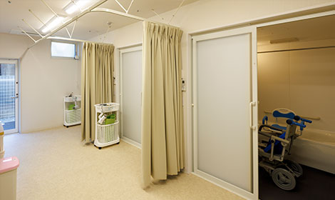 スイートガーデン柏原法善寺駅前の浴室前スペース