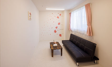 スイートガーデン柏原法善寺駅前の内観