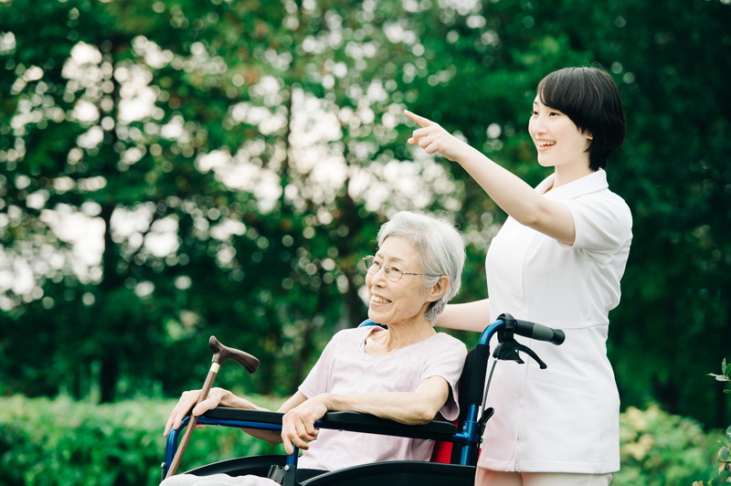 未経験から介護士に転職した人の仕事風景イメージ