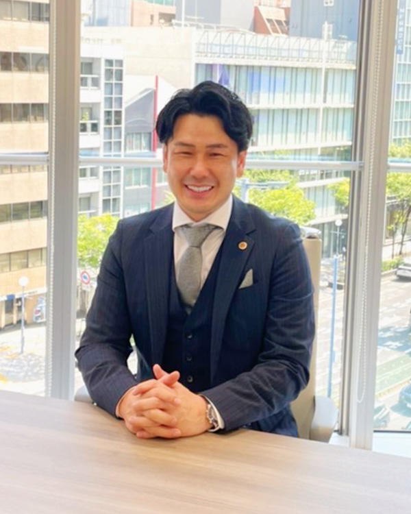 山中慎一代表の顔写真