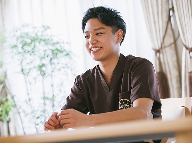 介護士の顔写真